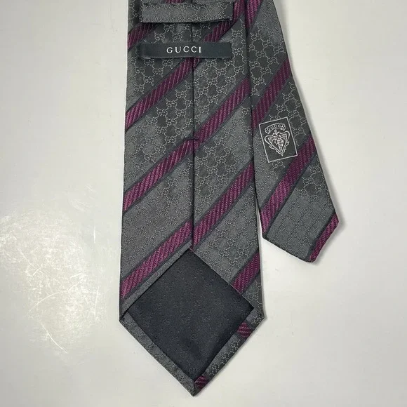 Gucci 100% Silk Tie Gray Purple GG Monogram Stripe Italy Crest Logo Designer - Picture 1 of 16